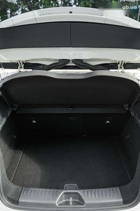 Mercedes-Benz A-Класс 2016 - фото 22