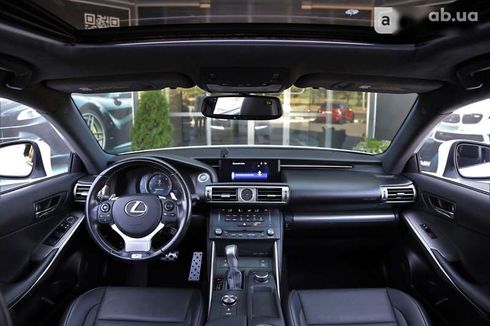 Lexus IS 2016 - фото 11