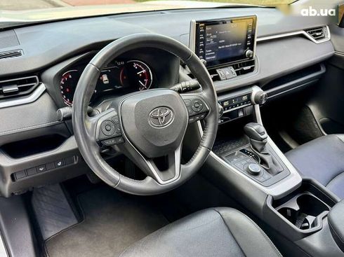 Toyota RAV4 2019 - фото 20