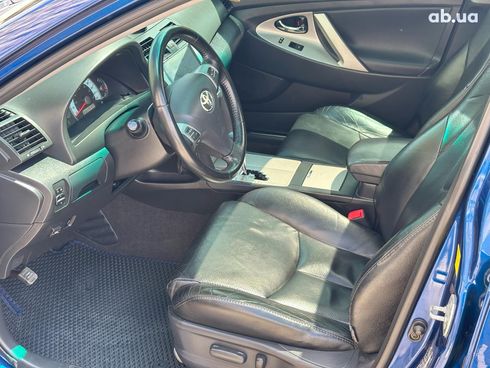 Toyota Camry 2010 синий - фото 9