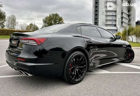 Maserati Quattroporte 2017 - фото 20