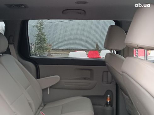 Kia Sedona 2016 красный - фото 40