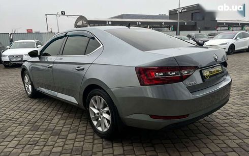 Skoda Superb 2018 - фото 5