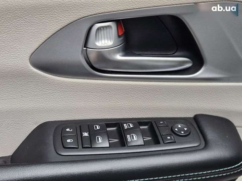 Chrysler Pacifica 2017 - фото 16