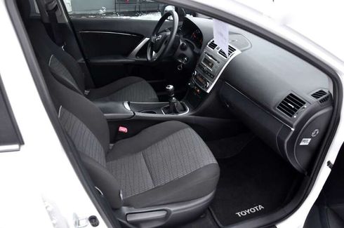 Toyota Avensis 2013 - фото 16