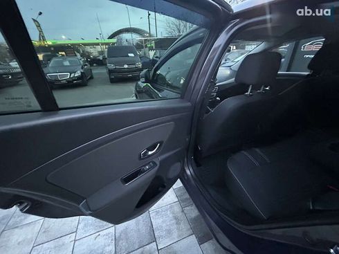 Renault Megane 2015 - фото 15