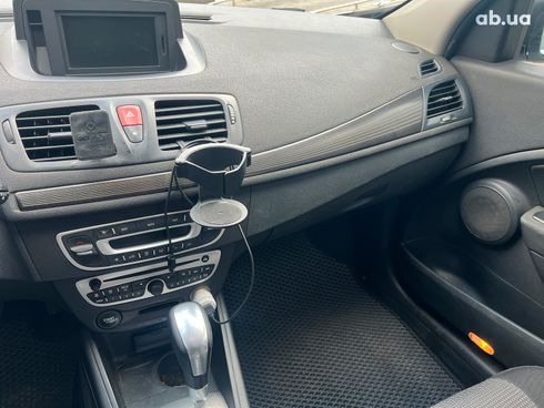 Renault Megane 2010 белый - фото 18
