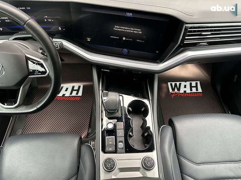 Volkswagen Touareg 2021 - фото 24