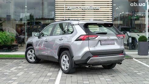 Toyota RAV4 2021 - фото 2