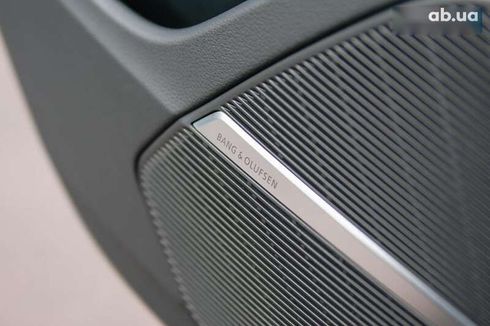Audi RS Q8 2023 - фото 30