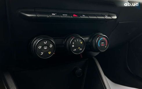 Renault Duster 2018 - фото 16