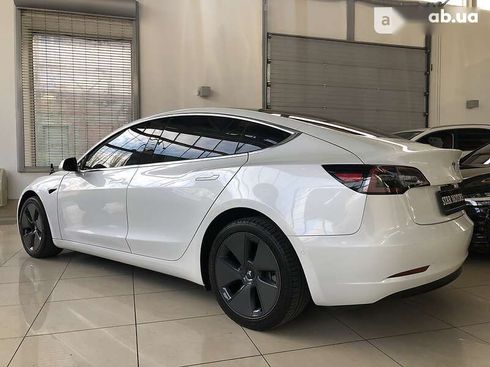 Tesla Model 3 2020 - фото 9