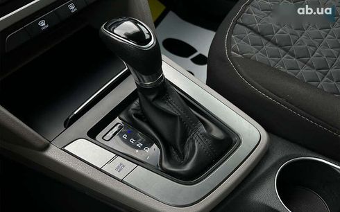 Hyundai Elantra 2016 - фото 18