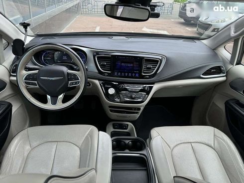 Chrysler Pacifica 2017 - фото 17