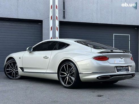 Bentley Continental GT 2018 - фото 30