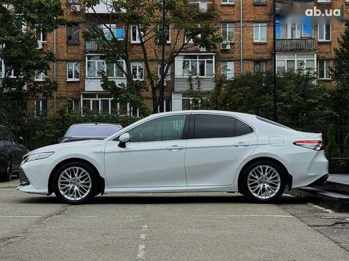 Toyota Camry 2020 - фото 14