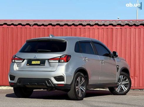 Mitsubishi Outlander 2019 - фото 22