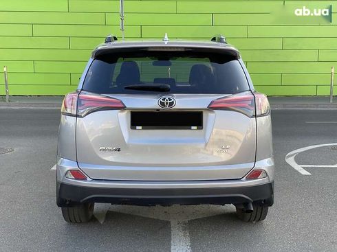 Toyota RAV4 2018 - фото 6