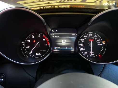 Alfa Romeo Giulia 2019 - фото 15