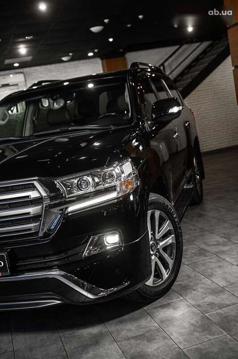 Toyota Land Cruiser 2018 - фото 10