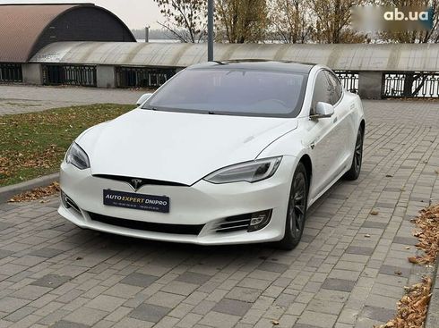 Tesla Model S 2019 - фото 18