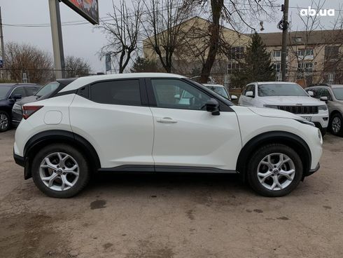 Nissan Juke 2021 белый - фото 4