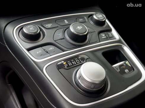 Chrysler 200 2015 серый - фото 12