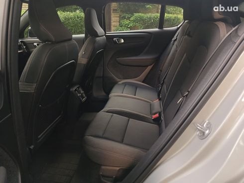 Volvo C40 2022 серый - фото 25