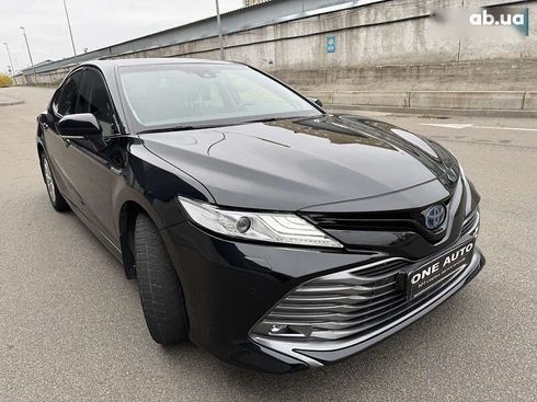 Toyota Camry 2019 - фото 4