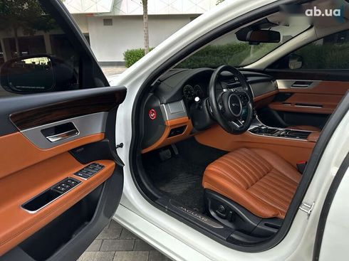 Jaguar XF 2016 - фото 10