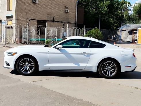 Ford Mustang 2016 белый - фото 3