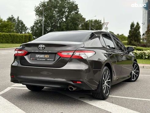 Toyota Camry 2018 - фото 12