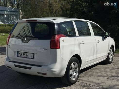 Peugeot 5008 2016 - фото 9