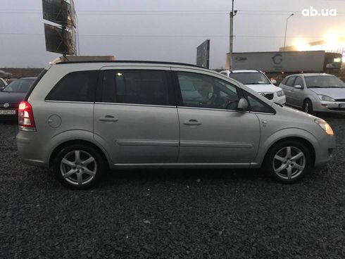 Opel Zafira 2010 серый - фото 8