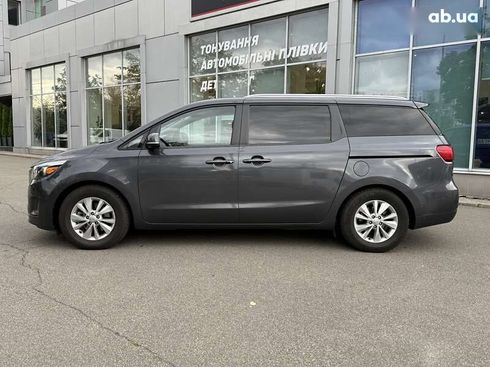 Kia Sedona 2017 - фото 4
