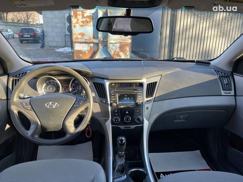 Hyundai Sonata 2014 красный - фото 59