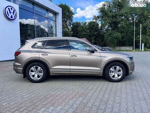 Volkswagen Touareg 2019 - фото 11