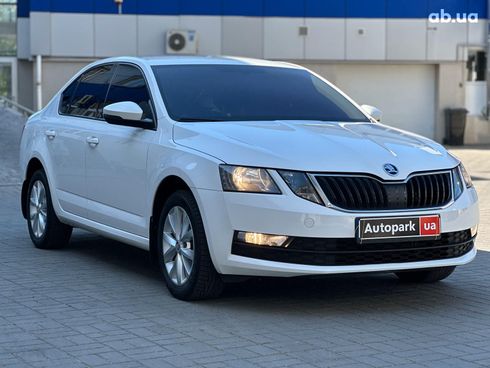Skoda octavia a7 2019 белый - фото 3