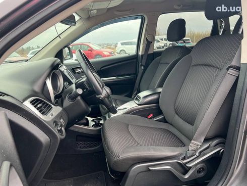 Dodge Journey 2018 серый - фото 35