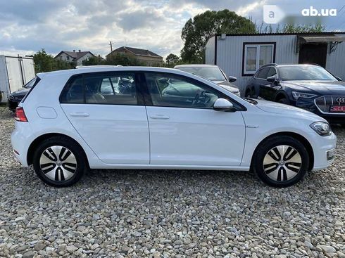 Volkswagen e-Golf 2020 - фото 12