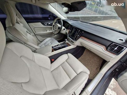 Volvo S60 2018 - фото 9