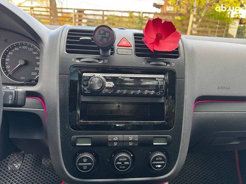 Volkswagen Golf 2004 черный - фото 15