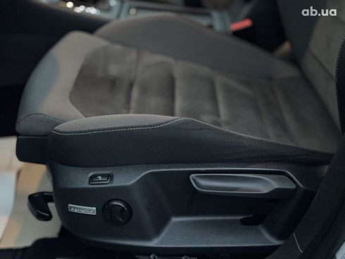 Volkswagen Golf 2019 - фото 10