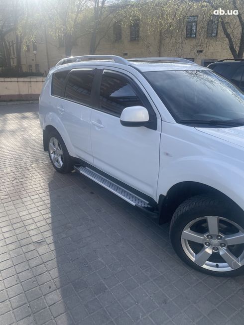 Mitsubishi Outlander XL 2008 белый - фото 14
