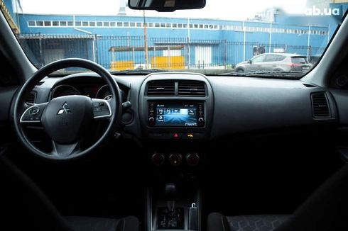 Mitsubishi Outlander 2021 - фото 12