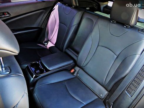 Toyota Prius 2017 - фото 16