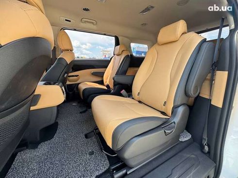 Kia Carnival 2021 - фото 21