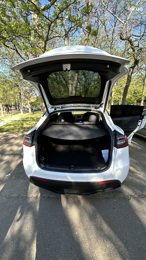 Tesla Model Y 2023 белый - фото 14