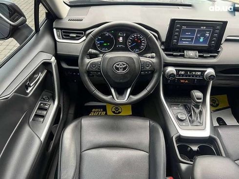 Toyota RAV4 2021 - фото 12
