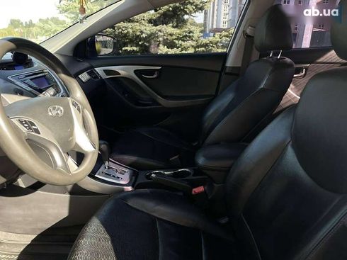 Hyundai Elantra 2011 - фото 13